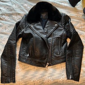 Abercrombie and Firth Leather Jacket w. detachable fur collar